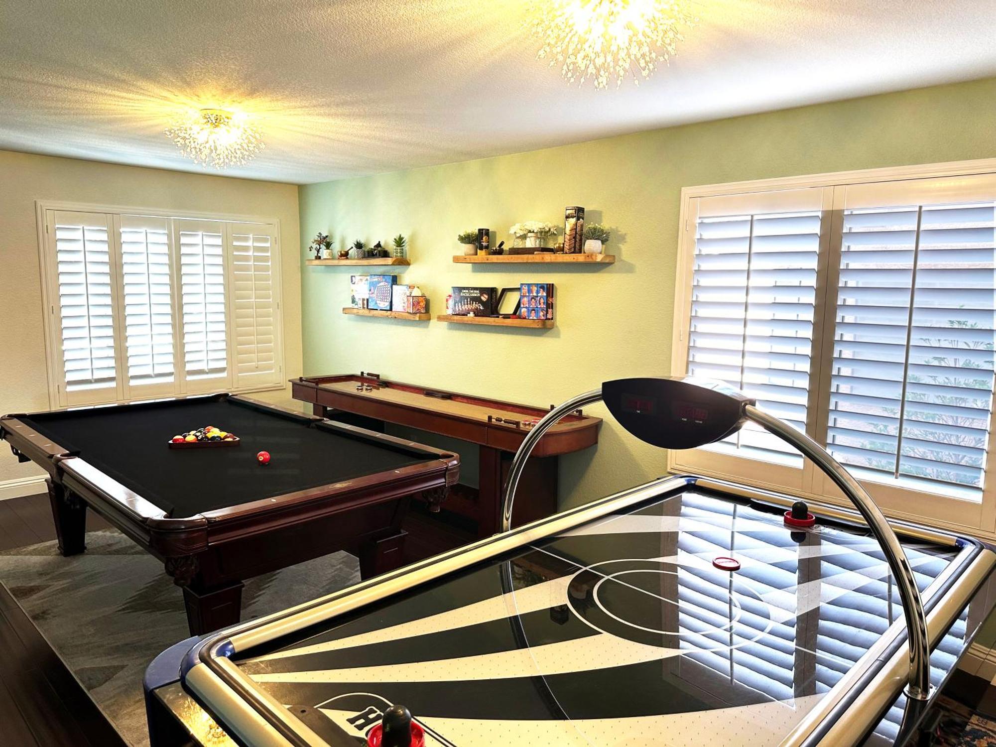 Buddha Gem, Central 6 Bed Room Luxury Home With Pool Hot Tub Game Room And Much More Las Vegas Exterior photo