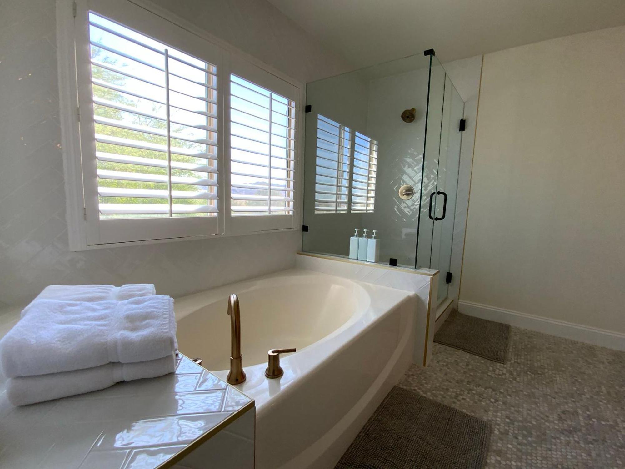 Buddha Gem, Central 6 Bed Room Luxury Home With Pool Hot Tub Game Room And Much More Las Vegas Exterior photo